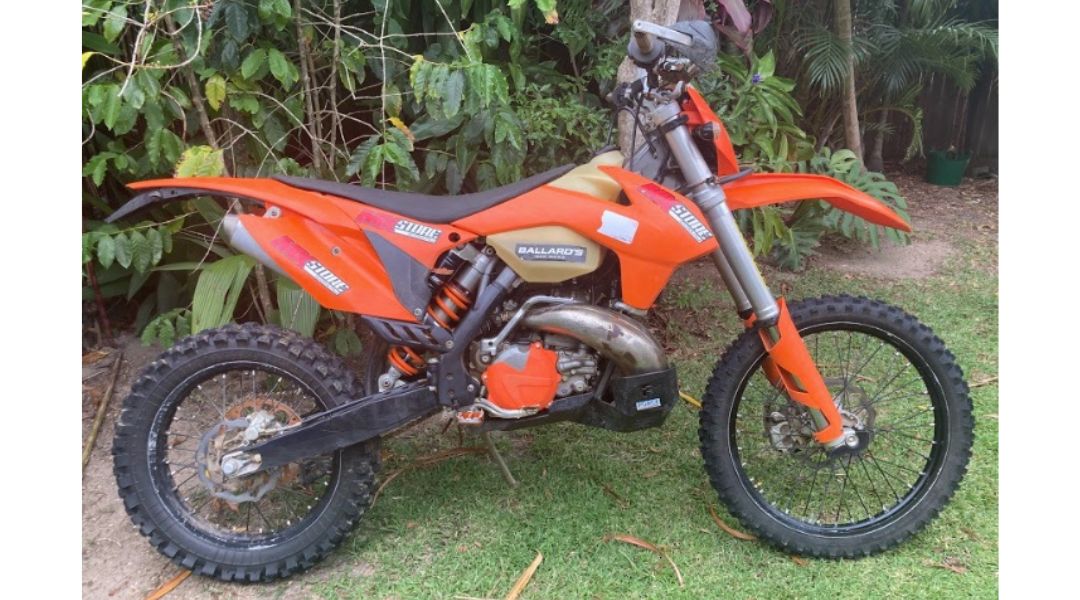 how-to-test-a-ktm-300-motorcycle-stator-with-a-multimeter